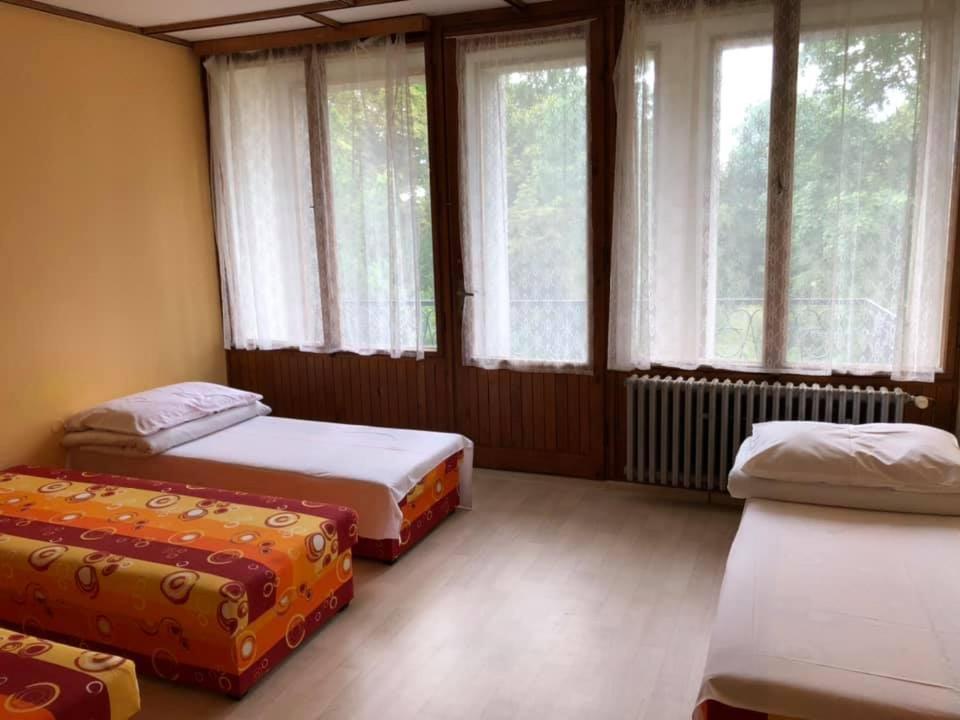 Hotel Druzstevni Dum Choustnik Zewnętrze zdjęcie